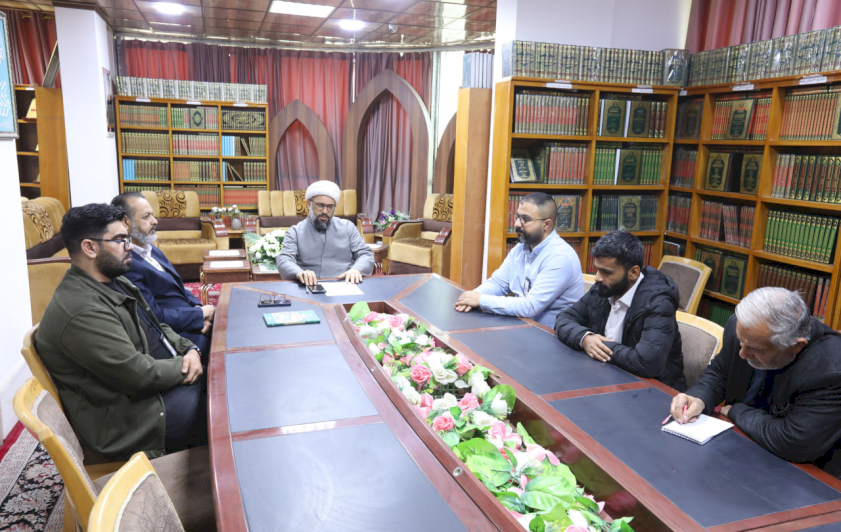 وحدةُ الإعلامِ في مركزِ تراثِ البصرةِ تعقدُ اجتماعها الدَّوريّ 