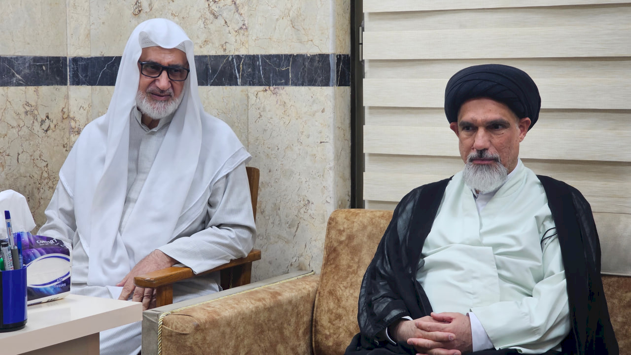 السيد الغريفي يستقبل وفد من فضلاء النجف الاشرف
